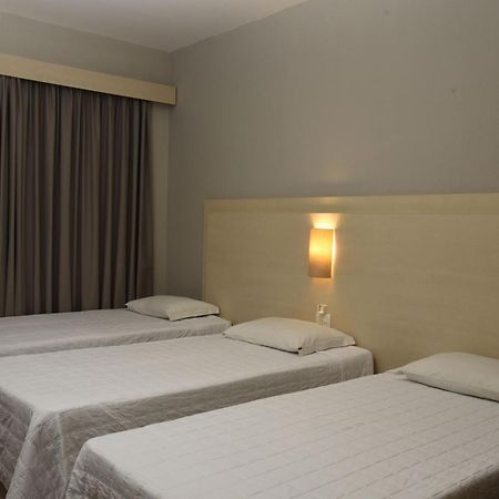 Golden Blue Hotel Londrina Zimmer foto